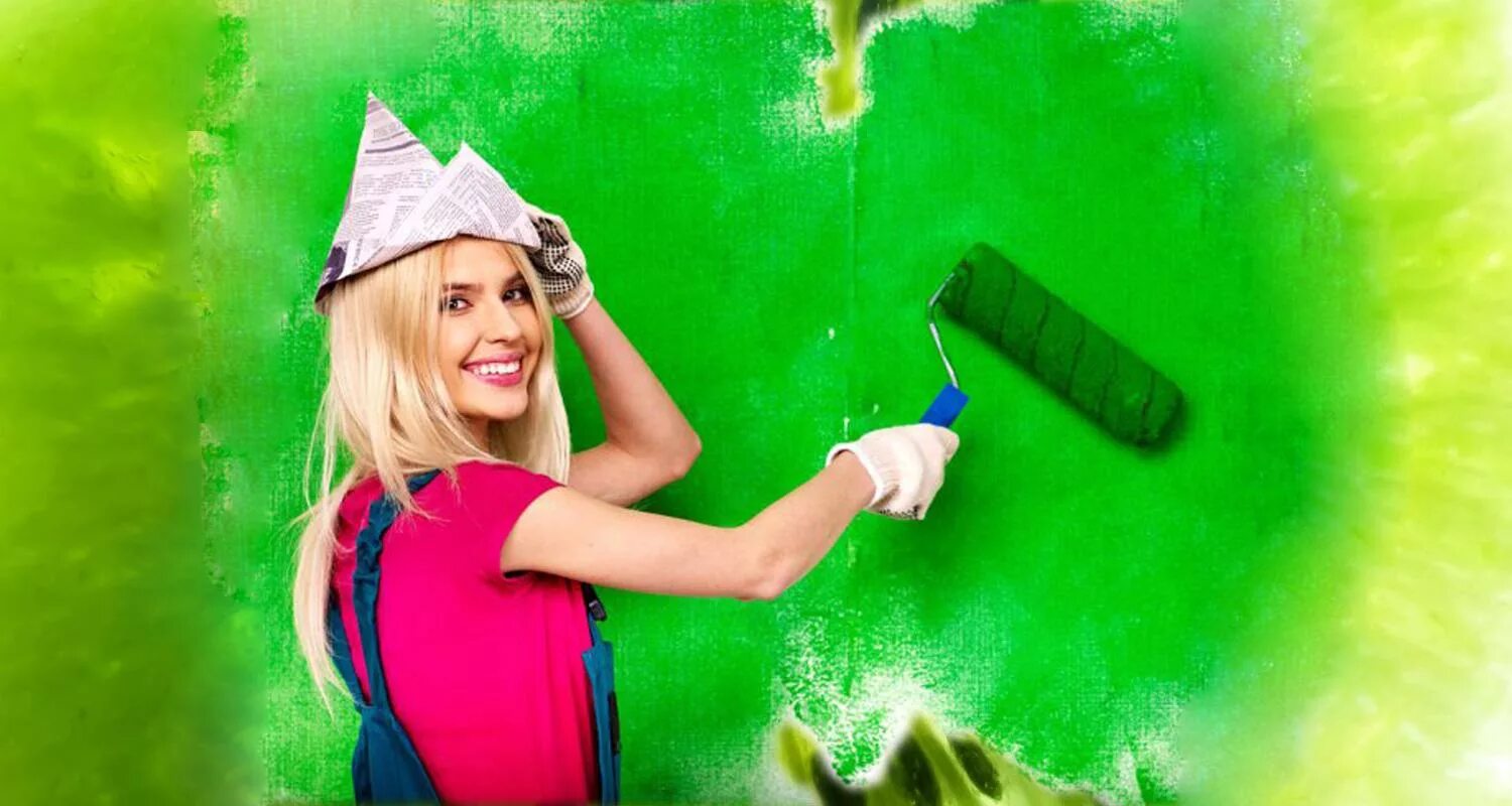 Фотосессия девушки штукатура. Девушка маляр. Девушка красит стену. Девушка маляр. Красивая девушка маляр.