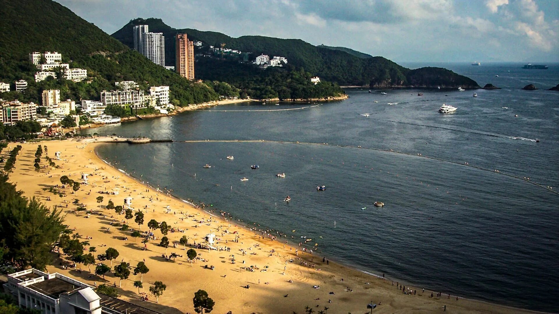 Hong kong bay. Repulse bay (гонконг). пляж рипалс бэй гонконг. залив рипалс гонконг. пляж репалс бэй.