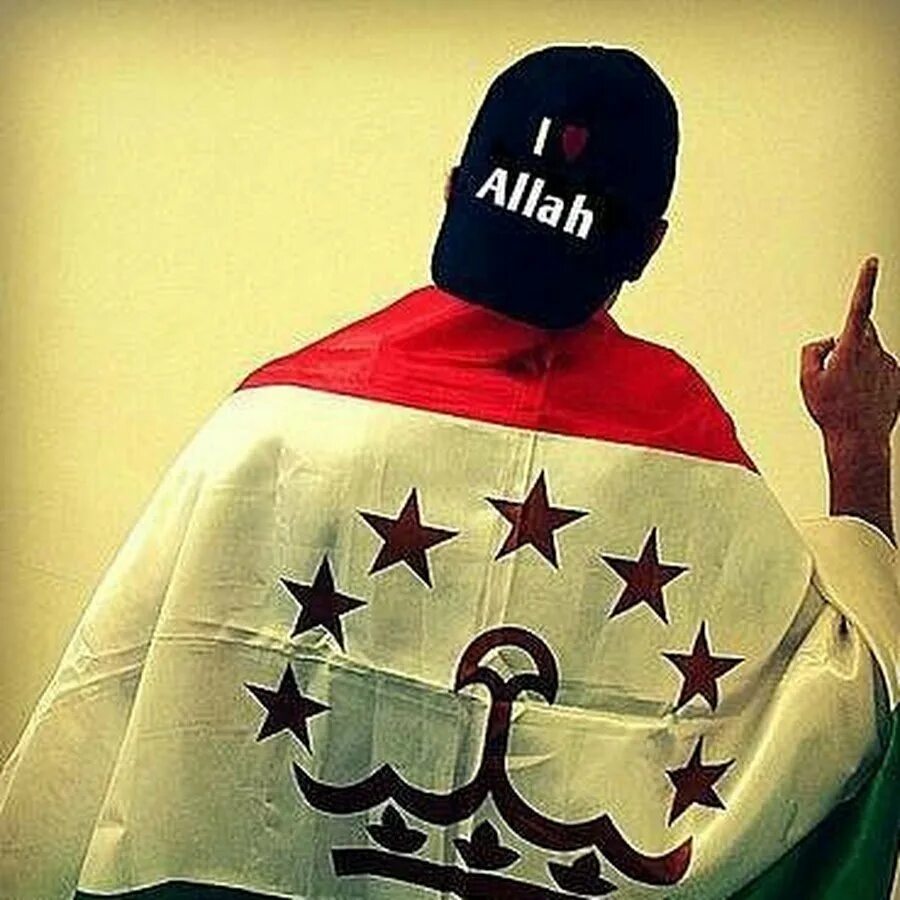Бача на таджикском. Парень с таджикским флагом. Картина хулигански таджики. Авы для мусульман. Аватарки для мусульман.