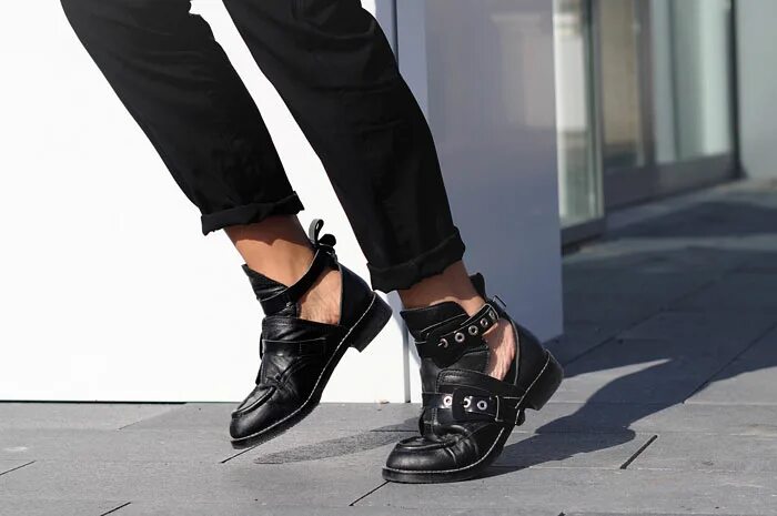 Balenciaga Cut Boots. Баленсиага бутс. Hammer Black Boots Balenciaga. Hammer blakcboots Balenciaga. Boot out