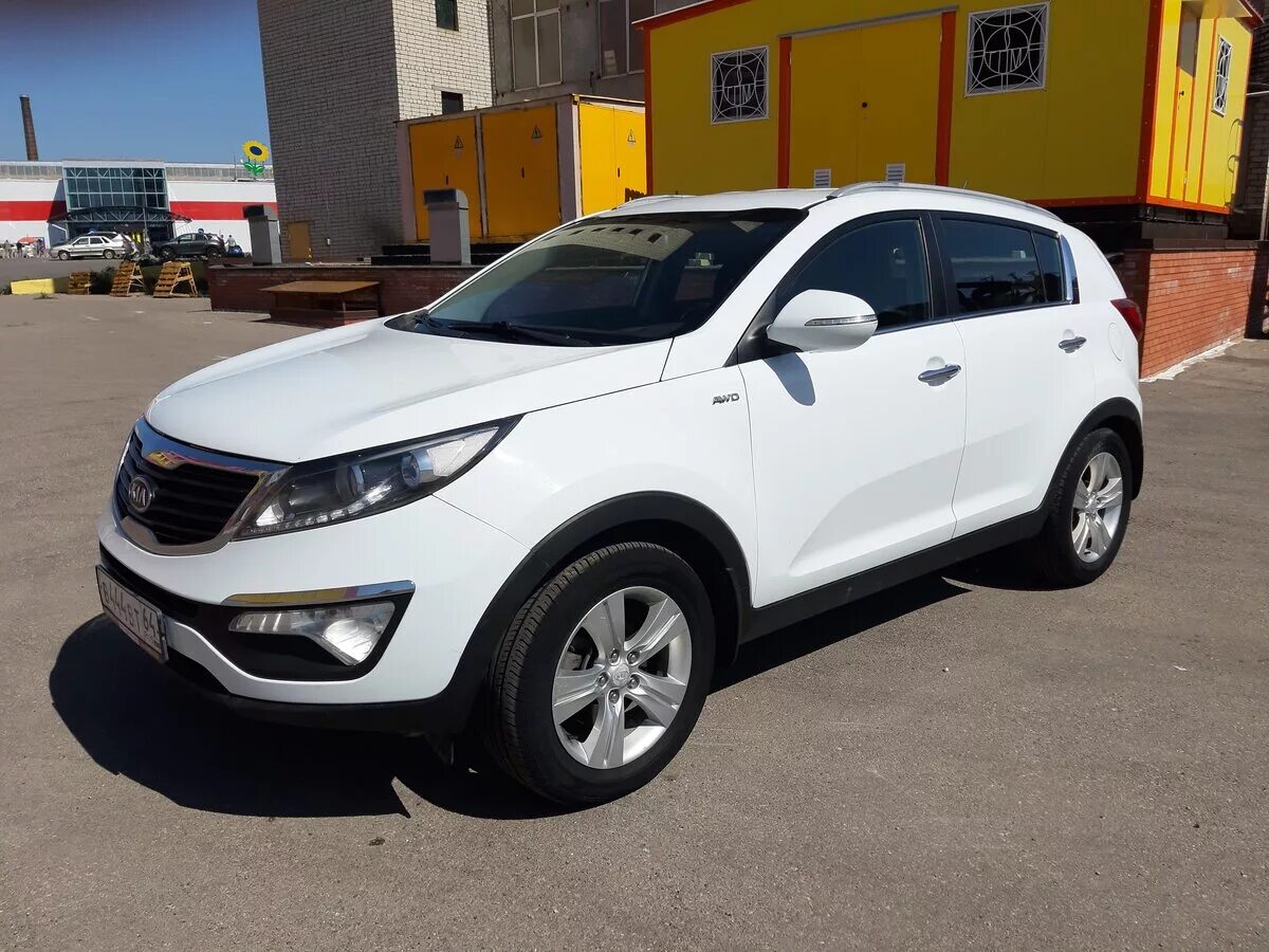 Kia Sportage 2011 белый. Киа Спортаж 2011 белая. Белый кия Спортейдж 2011. Киа Спортейдж белый 2011 год.