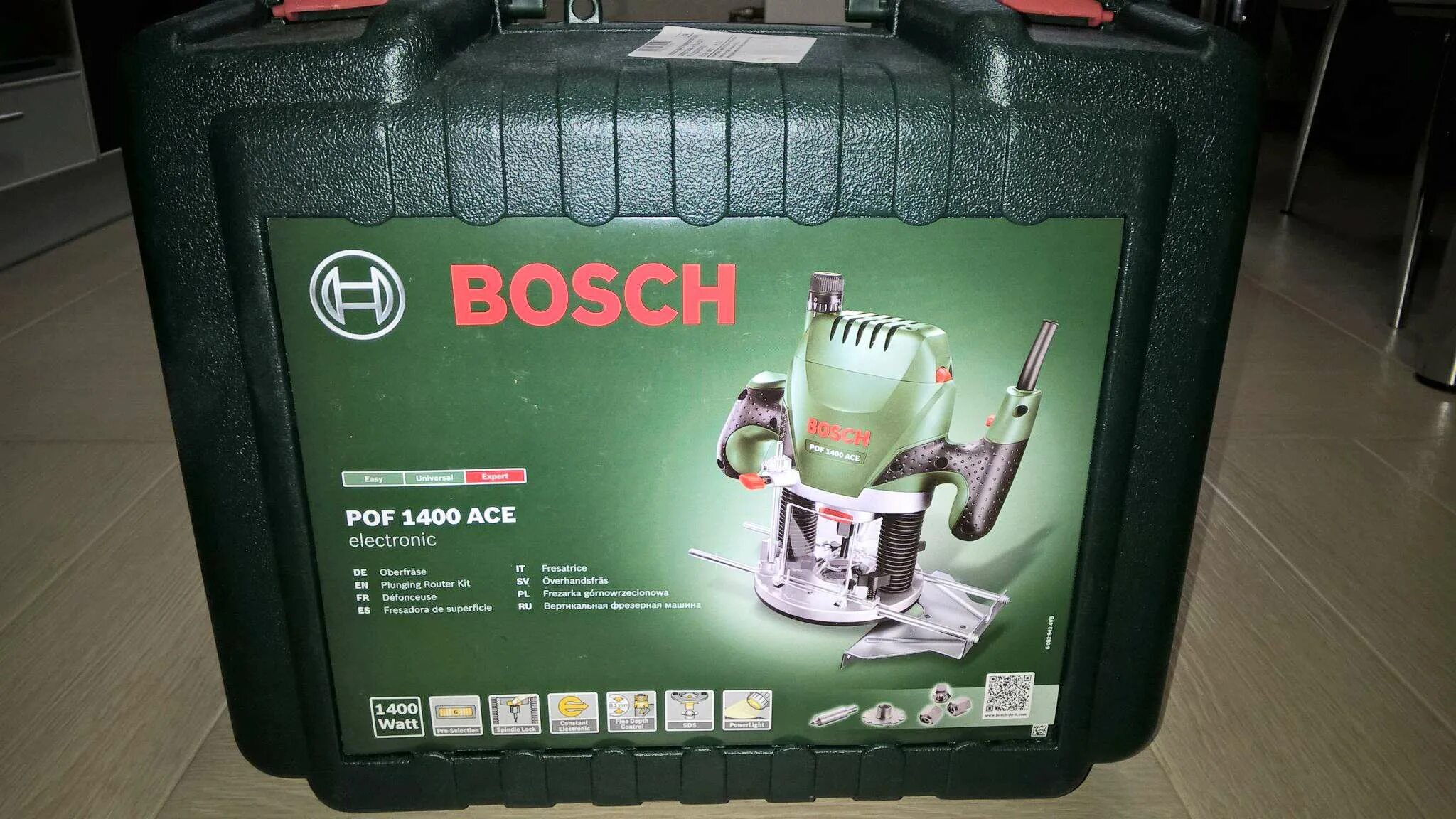 Pof 1400 купить. Bosch POF 1400 Ace. Bosch POF 1400 Ace 0.603.26c.820. Фрезер вертикальный Bosch POF 1400 Ace. Фрезерный стол для Bosch POF 1400 Ace.