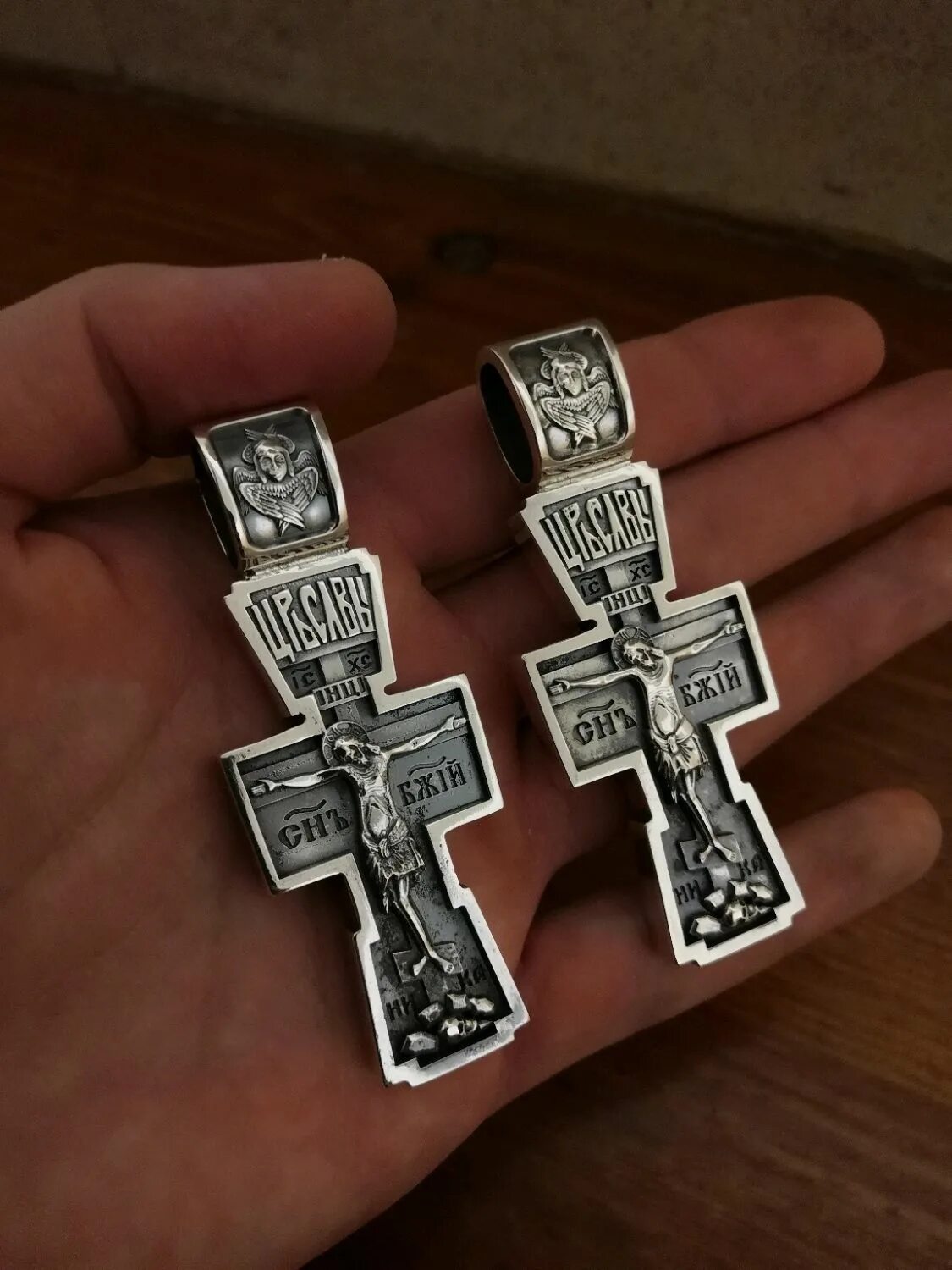 Серебряный крест чвк. Мужской крестик из серебра. Серебряные крестики для мужчин. Серебряный крестик мужской. Серебряный крестик гладкий.