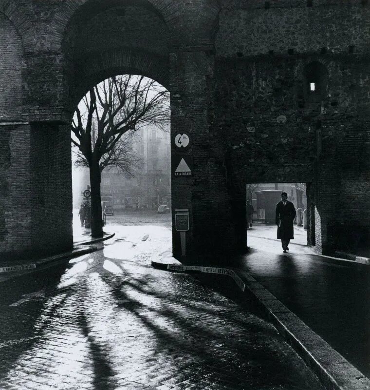 Тени сен. Брассай (Brassaï). Дьюла халас Брассаи. Фотограф Brassai Брассай. Брассай Дьюла халас ночной Париж 1933.