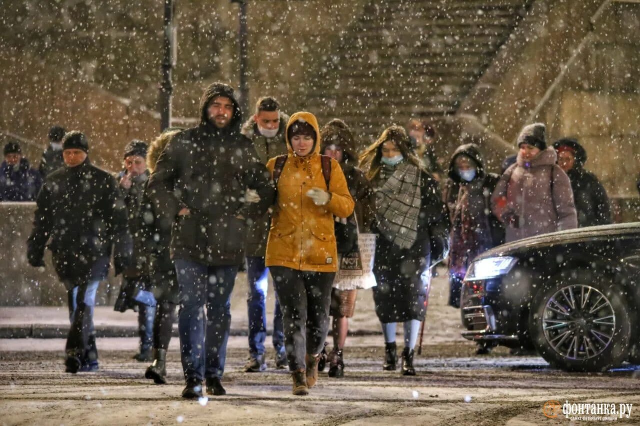 Какая температура сегодня в петербурге. Мокрый снег в санкт-петербурге. мокрый снег в петербурге. питер сейчас снег. зимний дождь.
