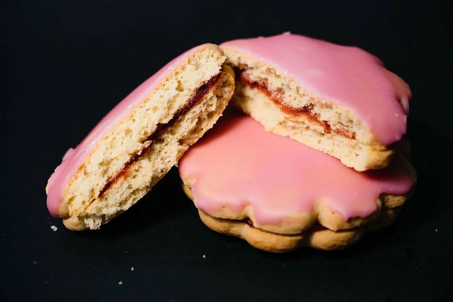 Пирожное песочное глазированное. Пирожное песочное глазированное. Пирожное песочное глазированное. Пирожное песочное с помадкой. Глазированное пирожное.