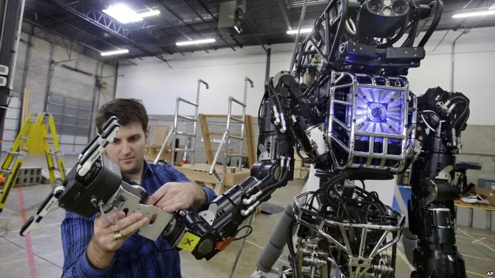 современные медицинские роботы. робототехника в медицине. медицинские роботы презентация. проектировщик медицинских роботов. инженер робототехник.