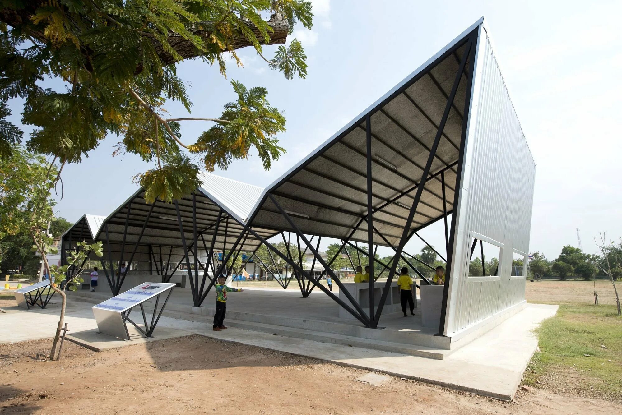 Сад эрмитаж читальня. Парк горького пергола. Парковый павильон модернизм. Павильон арт парк в измайловском парке. Парковый павильон.