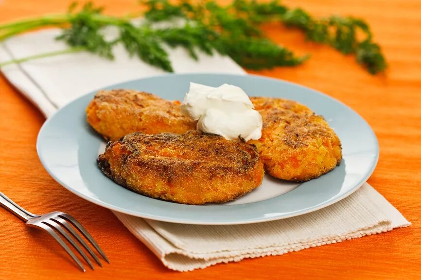 Морковные котлеты. Котлеты морковные полуфабрикат. Морковные котлеты. Морковные котлеты. Морковные котлеты рецепт пошагово.