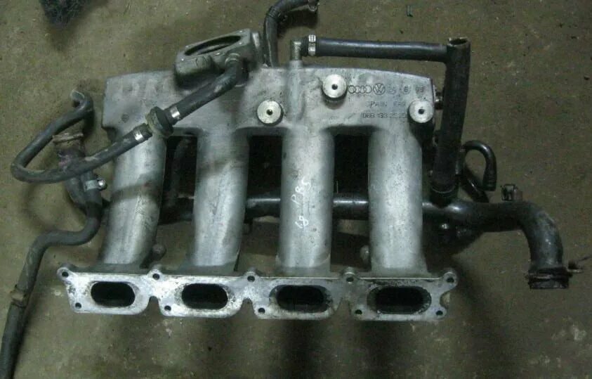 8 aam. Passat b5 впускной коллектор. Пассат коллектор. Выпускной коллектор пассат б3 1. 8 rp.