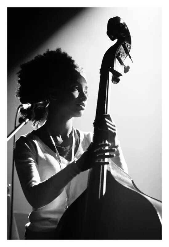 Esperanza Spalding. Джаз. Джаз музыканты. Фотосессия музыканта.