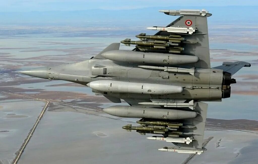 Aasm 250 hammer. Рафаль истребитель. Рафаль самолеты вооружение. Мираж 4 самолет. Dassault Rafale вооружение.