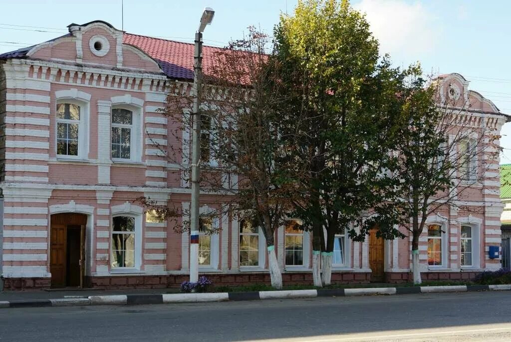 Площадь валуйки. Город Валуйки Белгородской области. Штаб первой конной армии Валуйки. Штаб первой конной армии 1919. Белгород Архитектор Валуйки.