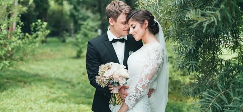 Groom 'with weeks to live' stuns guests at hastily arranged wedding with news he