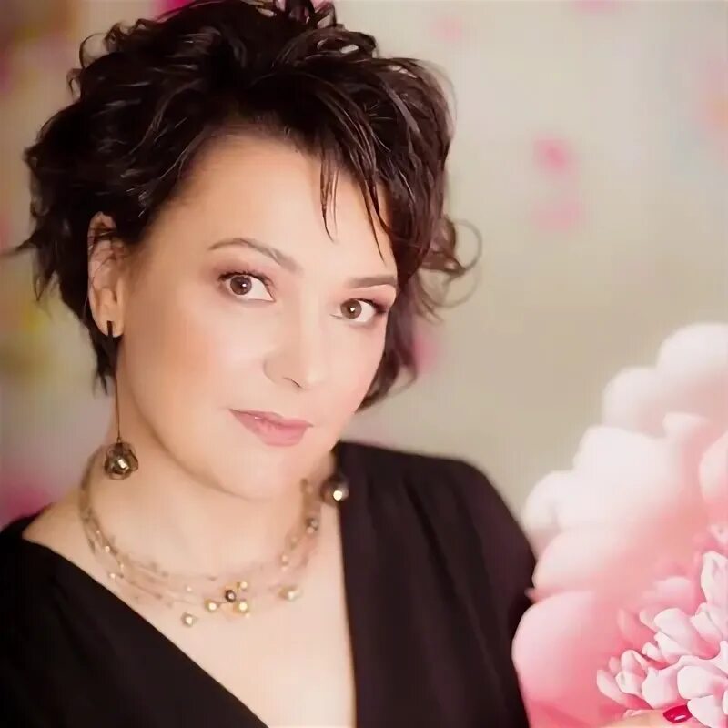 Лена строк. Лена строк. Лена строк. Лена катина тату. Женщина в окне.