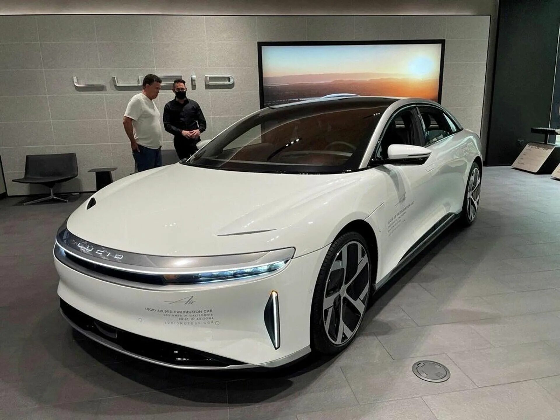 Что вырастет в 2024. Lucid Air 2022. Lucid Air электромобиль. Электромобиль Lucid Air 2021. Lucid Air, 2022 год.