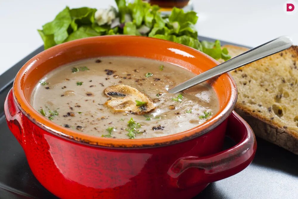 Вешенки приготовление супа. Чешский суп. Грибной суп. Суп из белых грибов свежих. Суп в горшочке.
