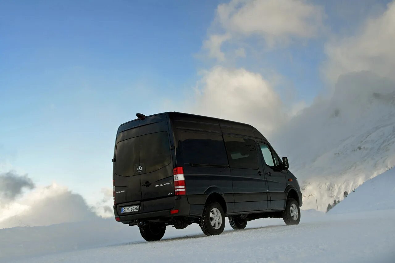 Mercedes-Benz Sprinter 319. Mercedes-Benz Sprinter 4x4. Полноприводный Мерседес Спринтер. Мерседес Спринтер 2015. Включи спринтер