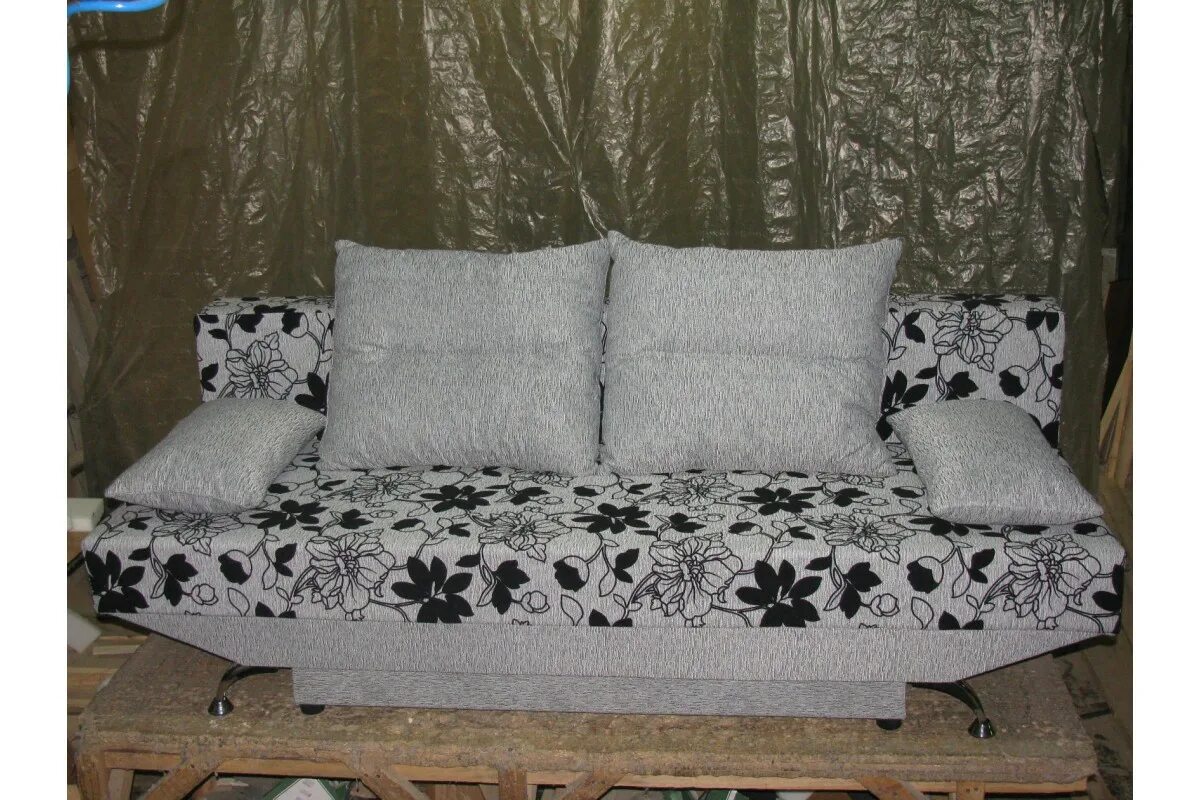 Бу луганск. Мебель лнр. Угловой диван малютка. Мебель ровеньки. Мягкая мебель угловые диваны луганск.