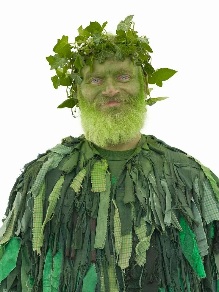 Зеленый человек это какой. Маскхалат Леший. Костюм дерева. Зеленый человек.