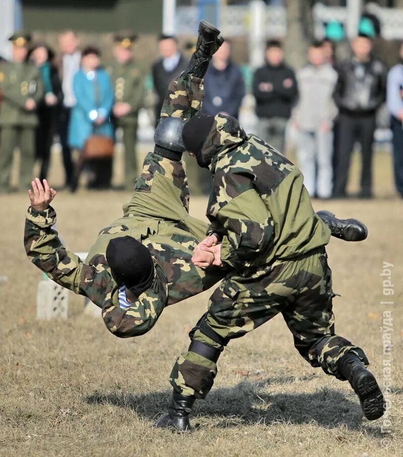 Спецназ рукопашка. Рукопашная спецназа. Рукопашная спецназа. Система спецназ рукопашный бой. Спецназ вдв рукопашный бой.