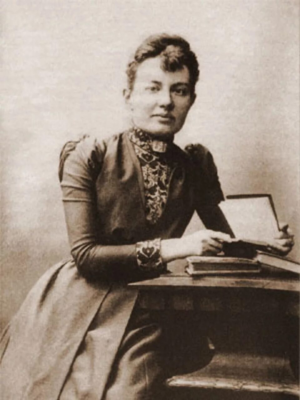 Первая в мире женщина математики. Первая в мире женщина математики. Sofiya vasilavna kovaleskkaya. Первая в мире женщина математики. Первая в мире женщина математики.