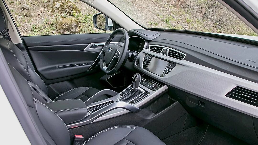 Атлас 2.0 механика. Geely atlas салон. джили атлас 2.0 механика. geely atlas pro luxury комплектация. geely atlas 2025 зеленый.