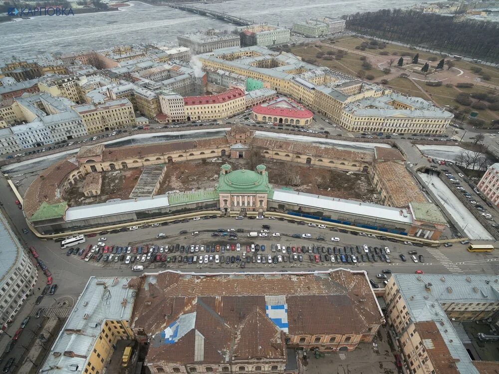 Платную охраняемую автостоянку на Конюшенной площади начнут строить в 2025 году 