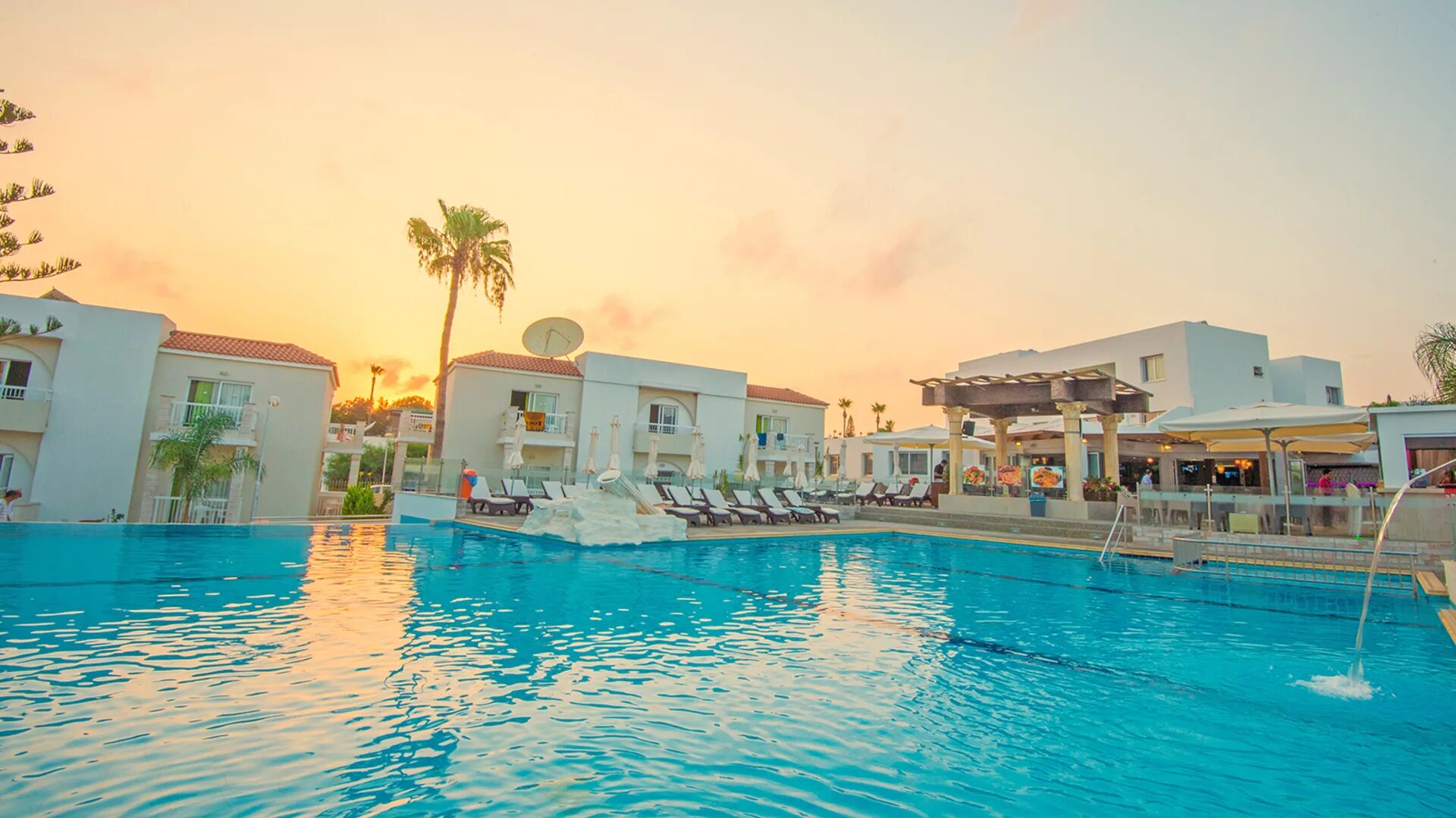 New Famagusta Hotel Айя-Напа. Кипр Нью Фамагуста. New Famagusta 3 Кипр Айя Напа. New Famagusta 3 пляж.