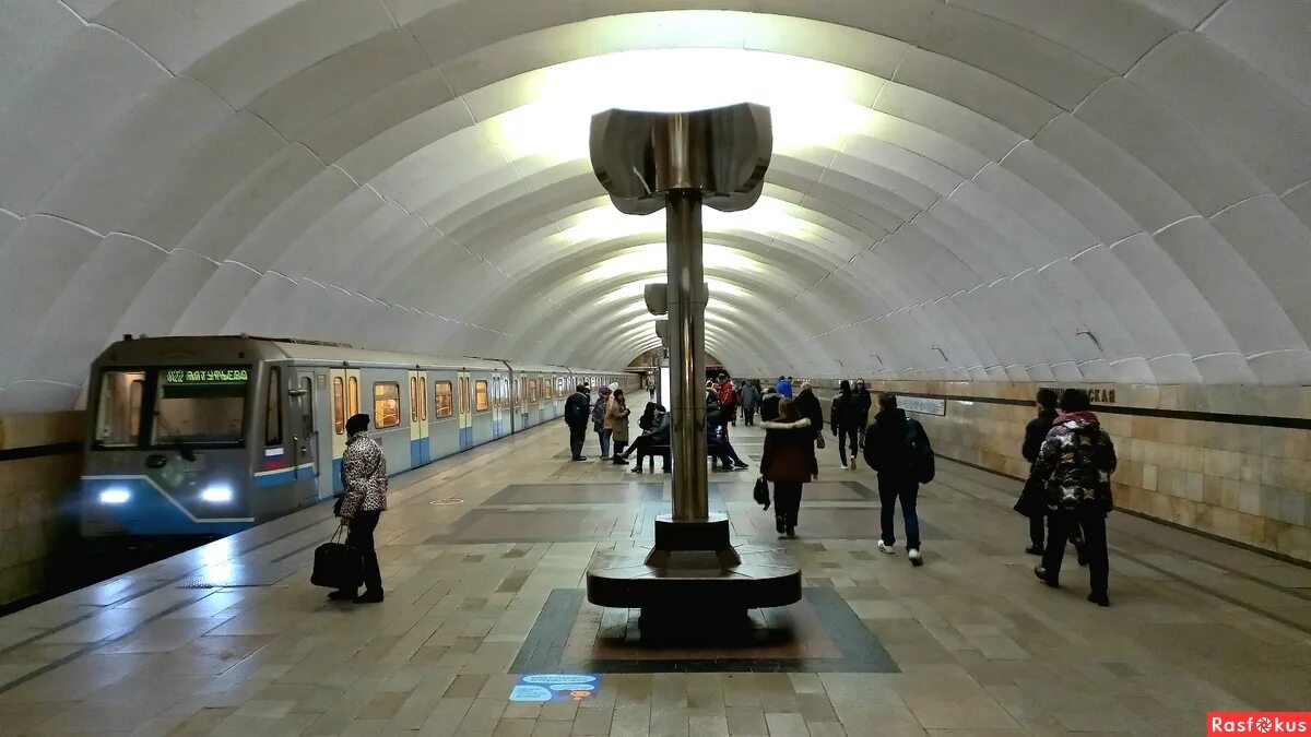 метро савеловская серпуховско-тимирязевской линии. тульская станция серпуховско тимирязевская линия. савёловская (станция метро, серпуховско-тимирязевская линия). метро савеловская серпуховско-тимирязевской линии. поезда серпуховско тимирязевской линии метро.