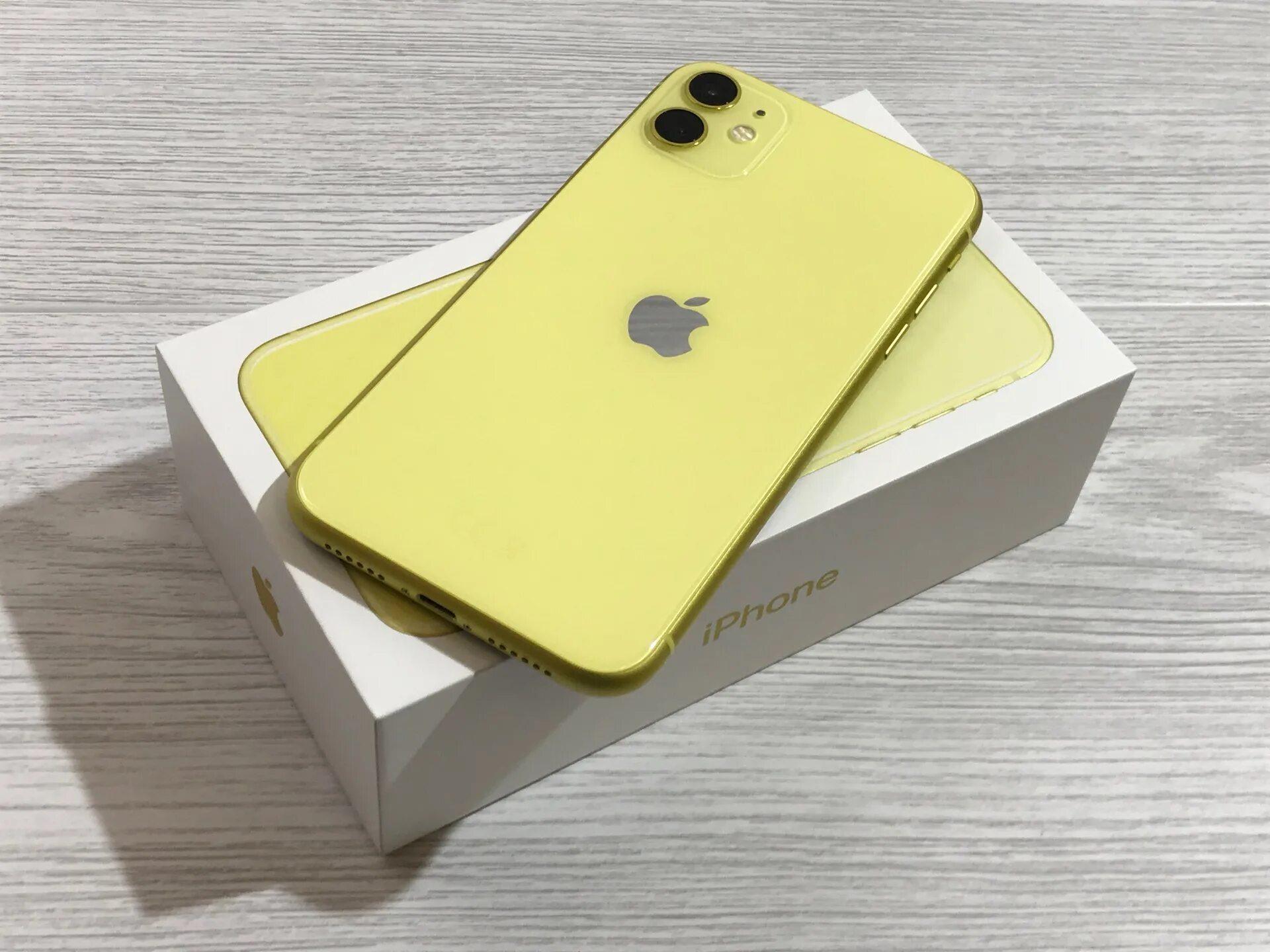 Iphone 11 64gb. Iphone 11 Yellow. Iphone 11 128 ГБ желтый. Apple iphone 11 128gb Yellow. Айфон 11 64 гб бу