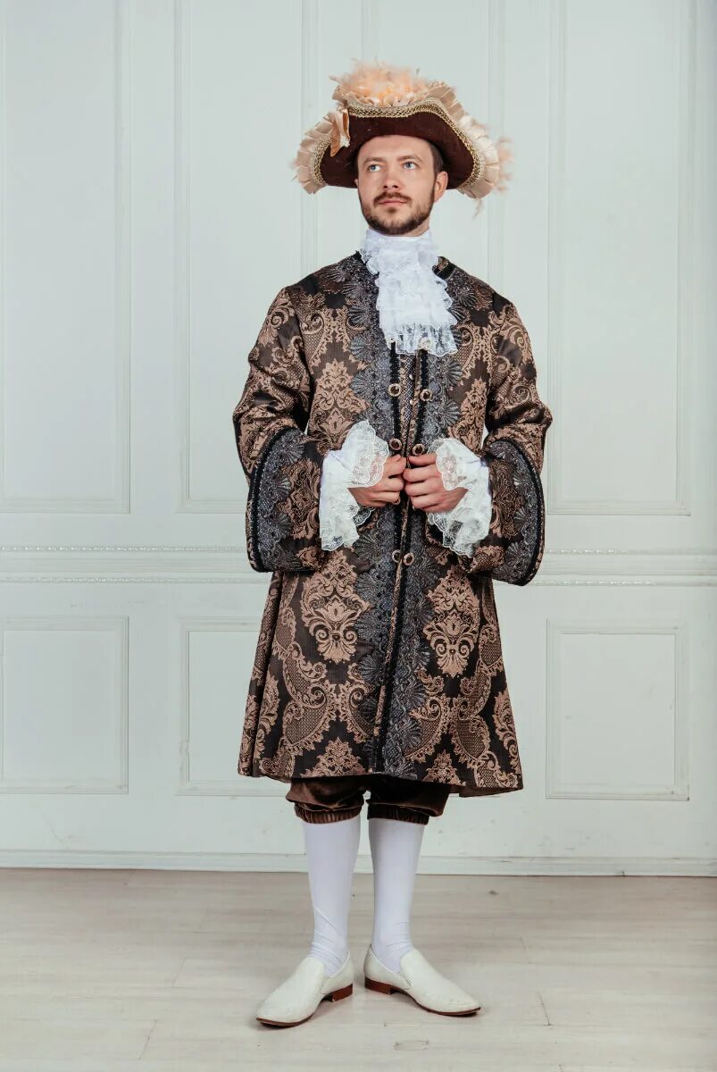 Купить костюм 18. Мужской костюм 18 век. Одежда 18 века мужская. Мужское платье 18 века. Исторический костюм мужской.