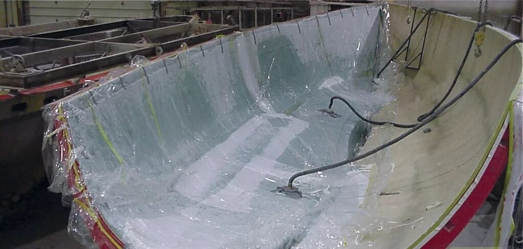 стеклоткань и эпоксидная смола. эпоксидка стекломат. стеклопластик на основе полиэфирной смолы. /м2. ручное формование стеклопластика.