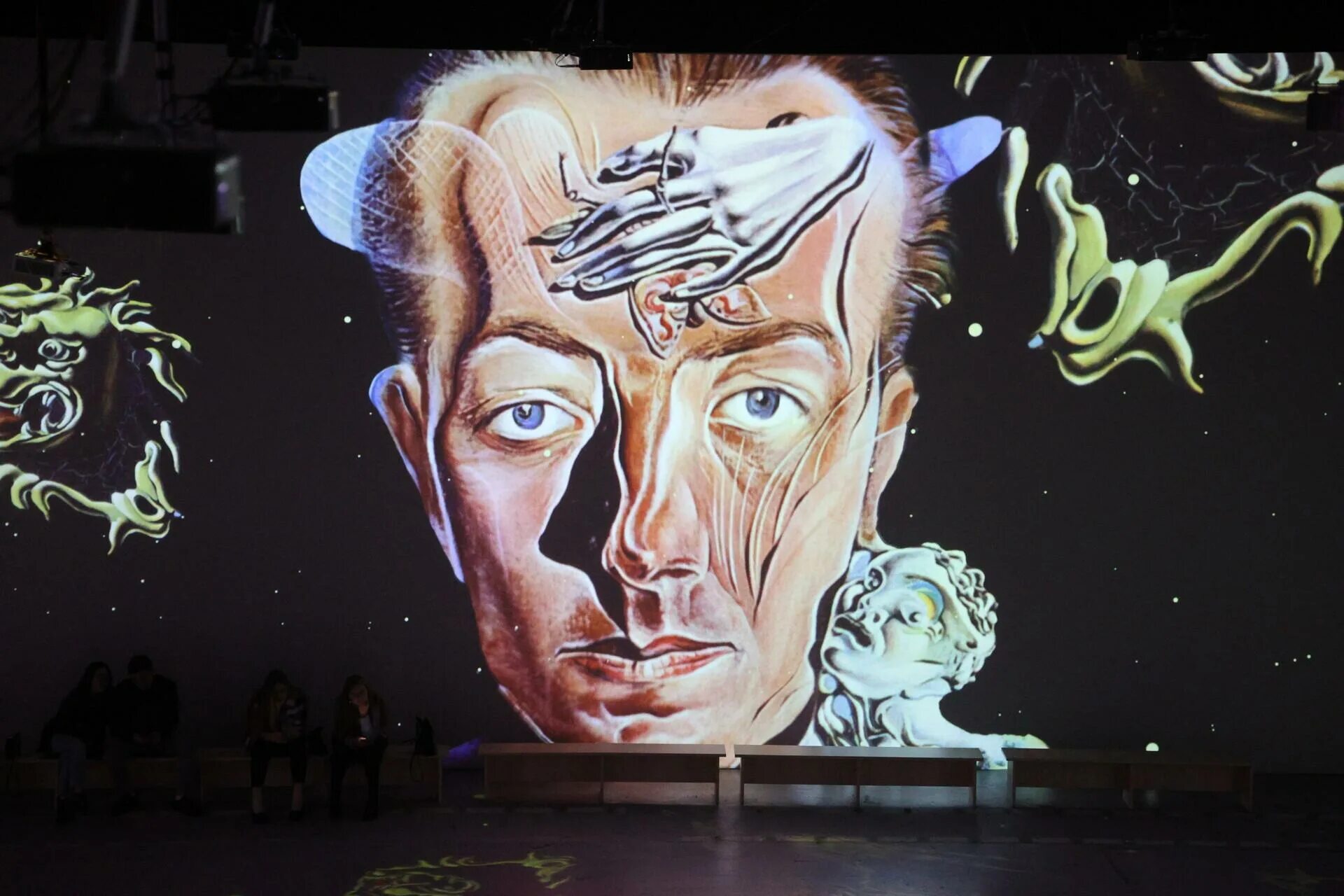 Сальвадор дали в манеже 2020. Выставка сальвадора дали билеты. Выставка пикассо в москве. Выставка сюрреализма. Выставка сальвадора дали билеты.