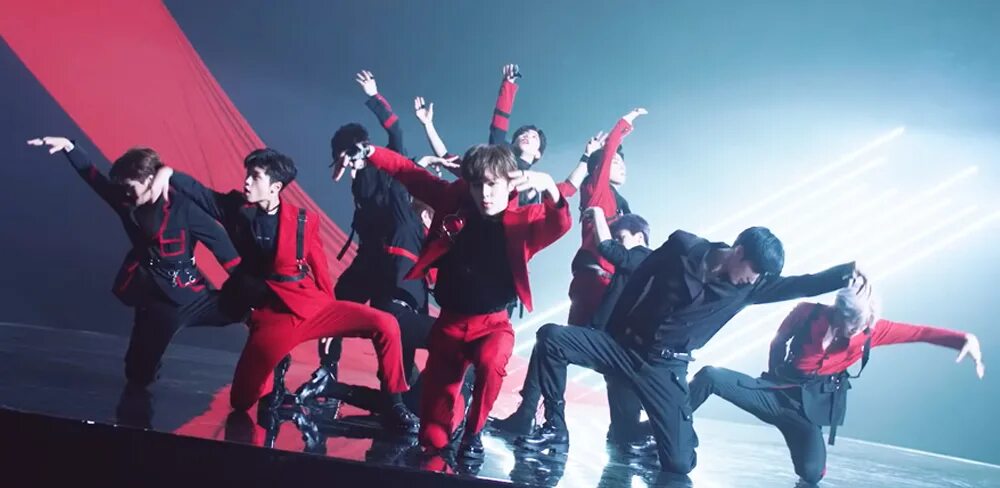 K-pop танцы. Танцуй если знаешь кей поп. Танцуй если знаешь этот кей поп трек. Корейская группа бтс в танце. Кпоп танцы.