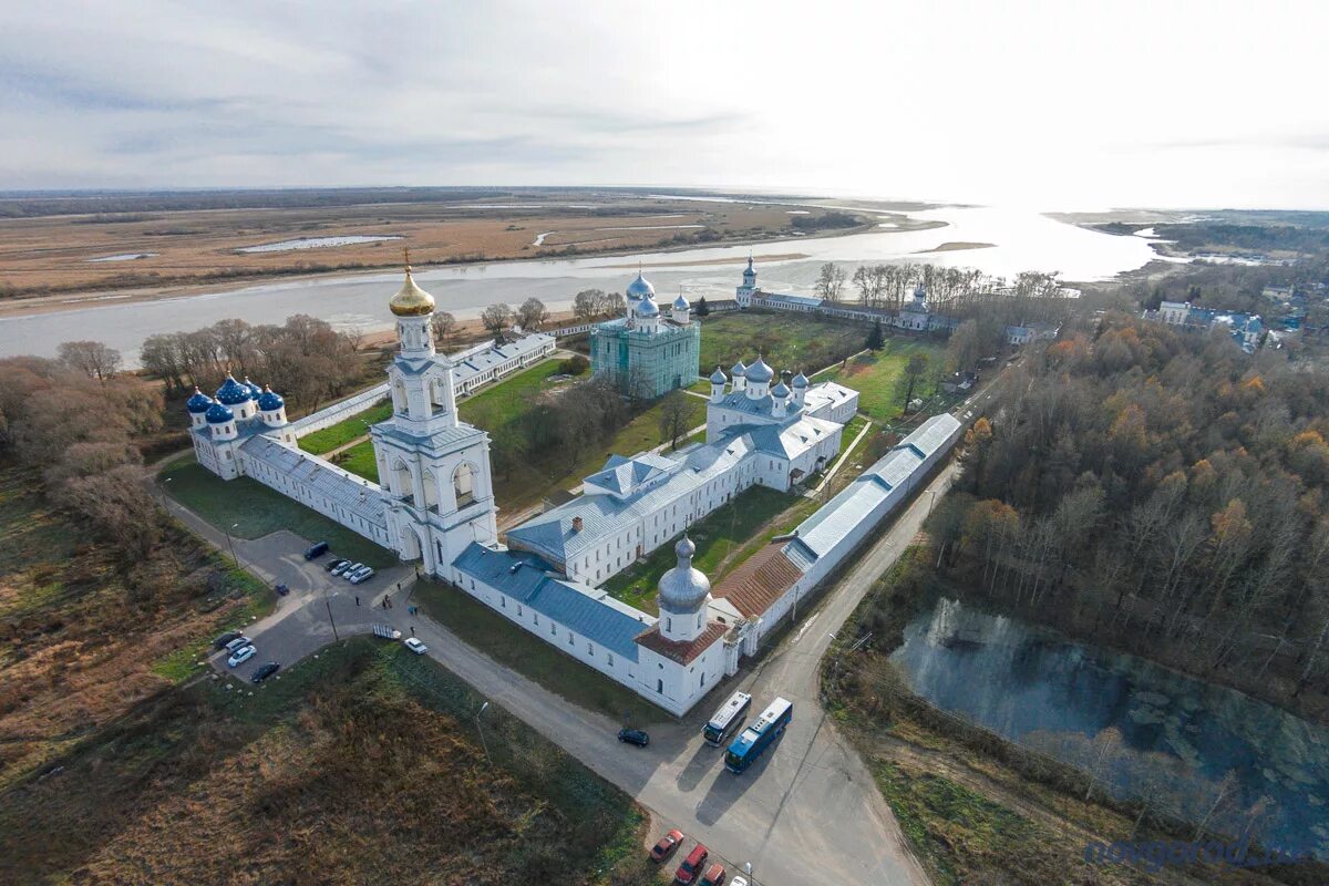 Монастырь в великом новгороде