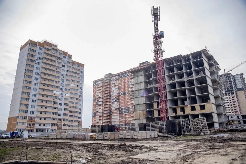 Строительные предприятия краснодарского края. Стройка многоэтажки. Долгострой. Жк краснодар анапа долгострой. Строительство школы.