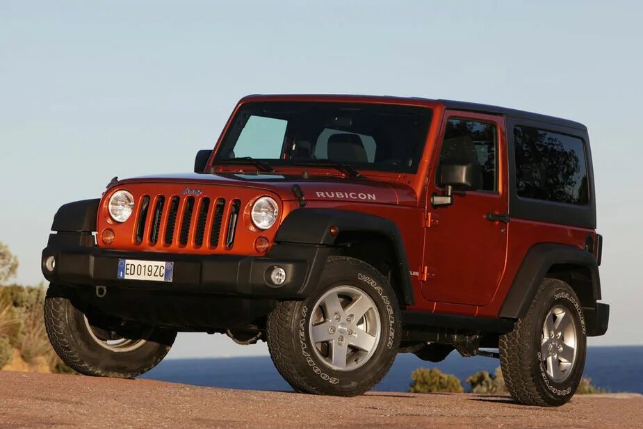 Российский джип. Jeep renegade из сша. Мини джип вранглер. Машины джипы недорогие. Машины джипы недорогие.
