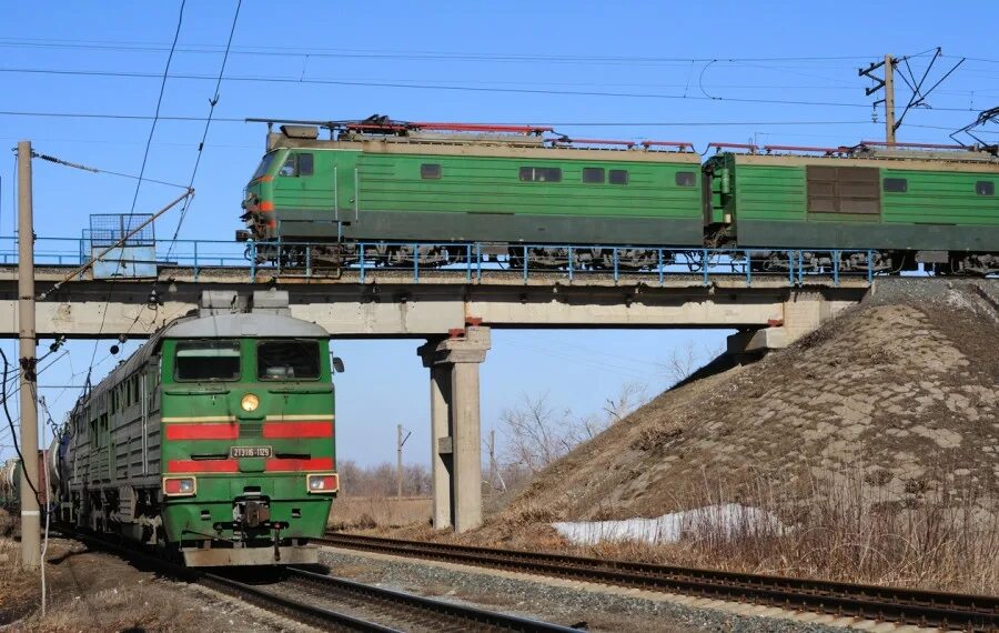 Перегон звезда чапаевск на карте. Вл10 2тэ116. Вл 8 с 2 ТЭ 116. Вл10 с 2тэ10. Уникальные ЖД фото.