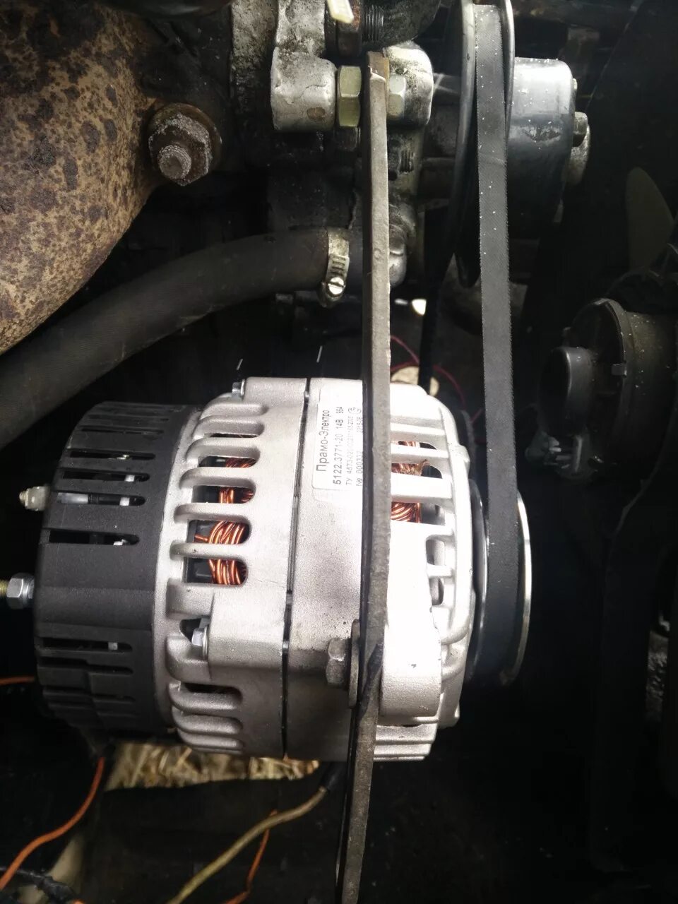 Генератор 135Ампер, от нивы - Volkswagen Passat B3, 2 л, 1991 года электроника D