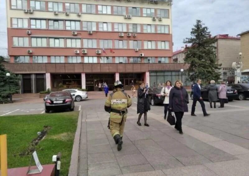 Нападение на брянск. Эвакуация из здания. Заминирован детский сад в Брянске. Общественные здания Брянска. Эвакуация в Брянске.