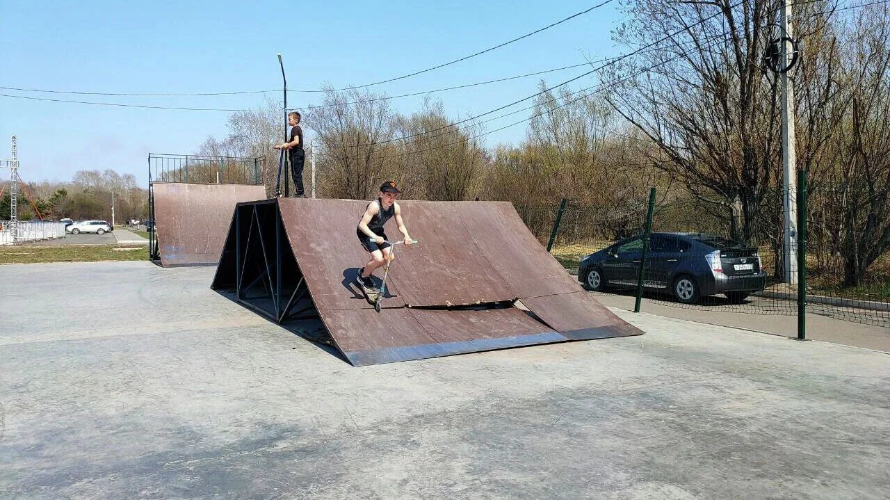 Крематорий хабаровск. Экстрим площадка. Площадка возле мостика. Площадка возле причала.