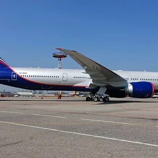 Боинг 777 сколько топлива