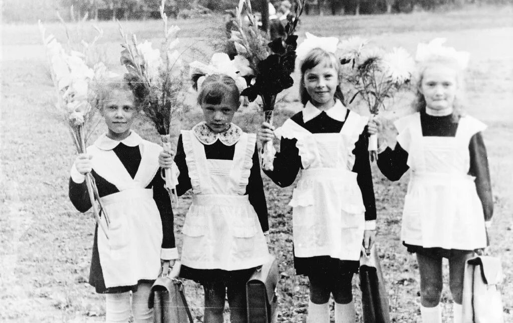 Советские дети в школе. Возвращение в школьные годы. Гоблин в школьные годы. Фото шавалиев школьные годы. Советские школьники картинки.