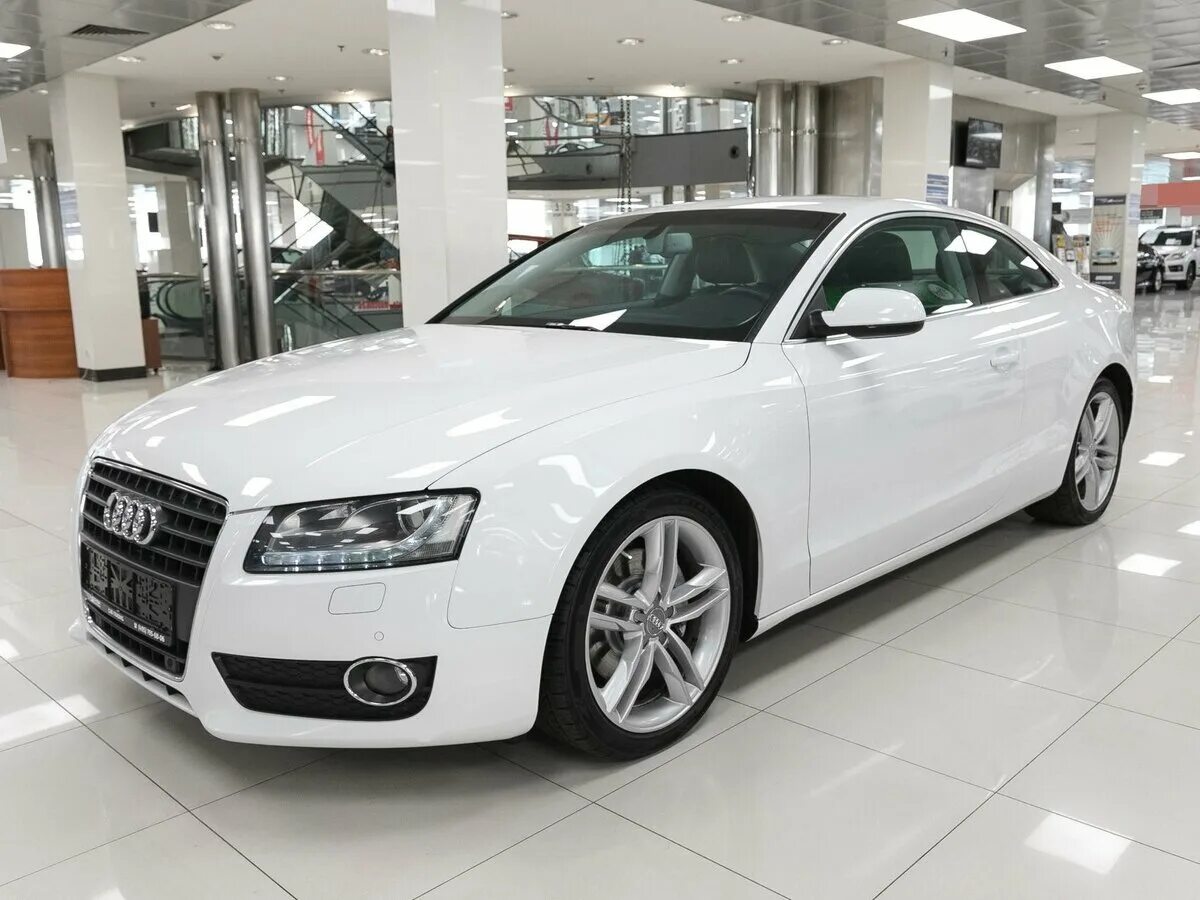 Купить ауди 2010. Audi a5 2010. Audi a5 Coupe 2010. Ауди а5 2010г. Ауди а5 белая.