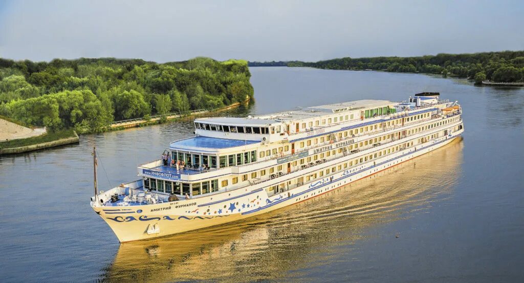 Туры 3 дня теплоход. Туры 3 дня теплоход. Круизный теплоход золотое кольцо. Волга казань самара теплоход. Теплоход андропов валаам.