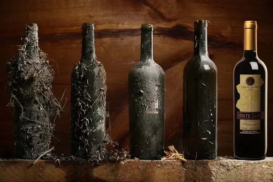 Бутылка винная. Старое вино. Старинные бутылки. Старинные Винные бутылки.