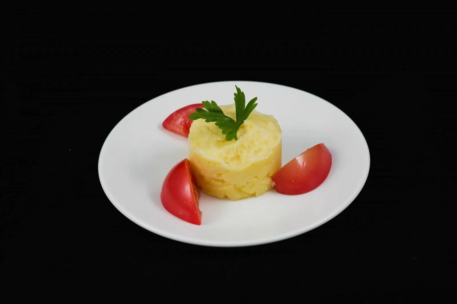 Гарнир к пюре картофельному. Картофельная толченка. Оригинальная подача картофельного пюре. Красивое картофельное пюре. Красиво подать картофельное пюре.