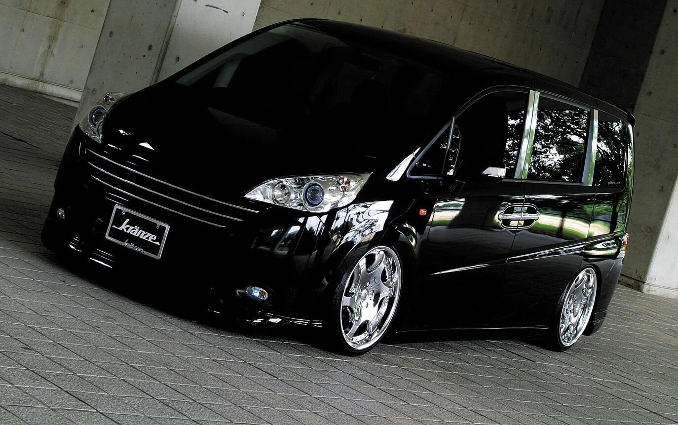 Тюнинг степвагона. Honda Stepwgn rg1 spada. Honda Stepwgn 2005. Honda Stepwgn 2009. Honda Stepwgn spada Tuning.