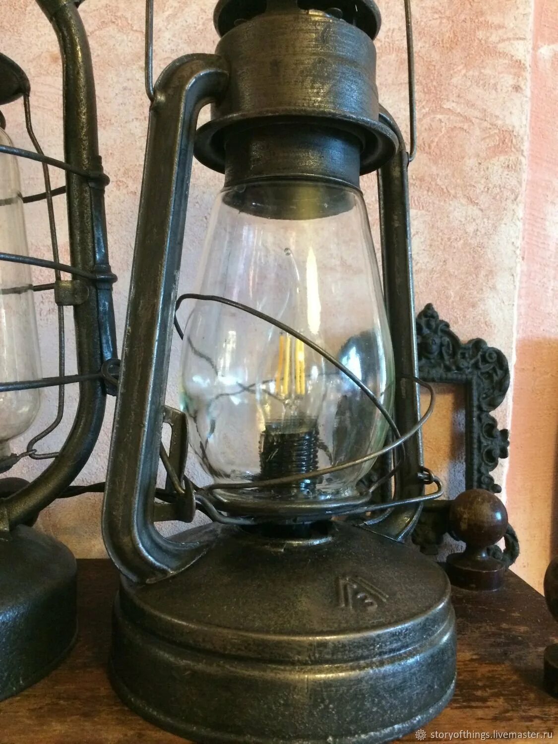 Керосиновая лампа ЛМЗ 1965. Керосиновая лампа Меркурий. Первая керосиновая лампа 1853. Фонарь летучая мышь керосиновый. Антикварные лампы